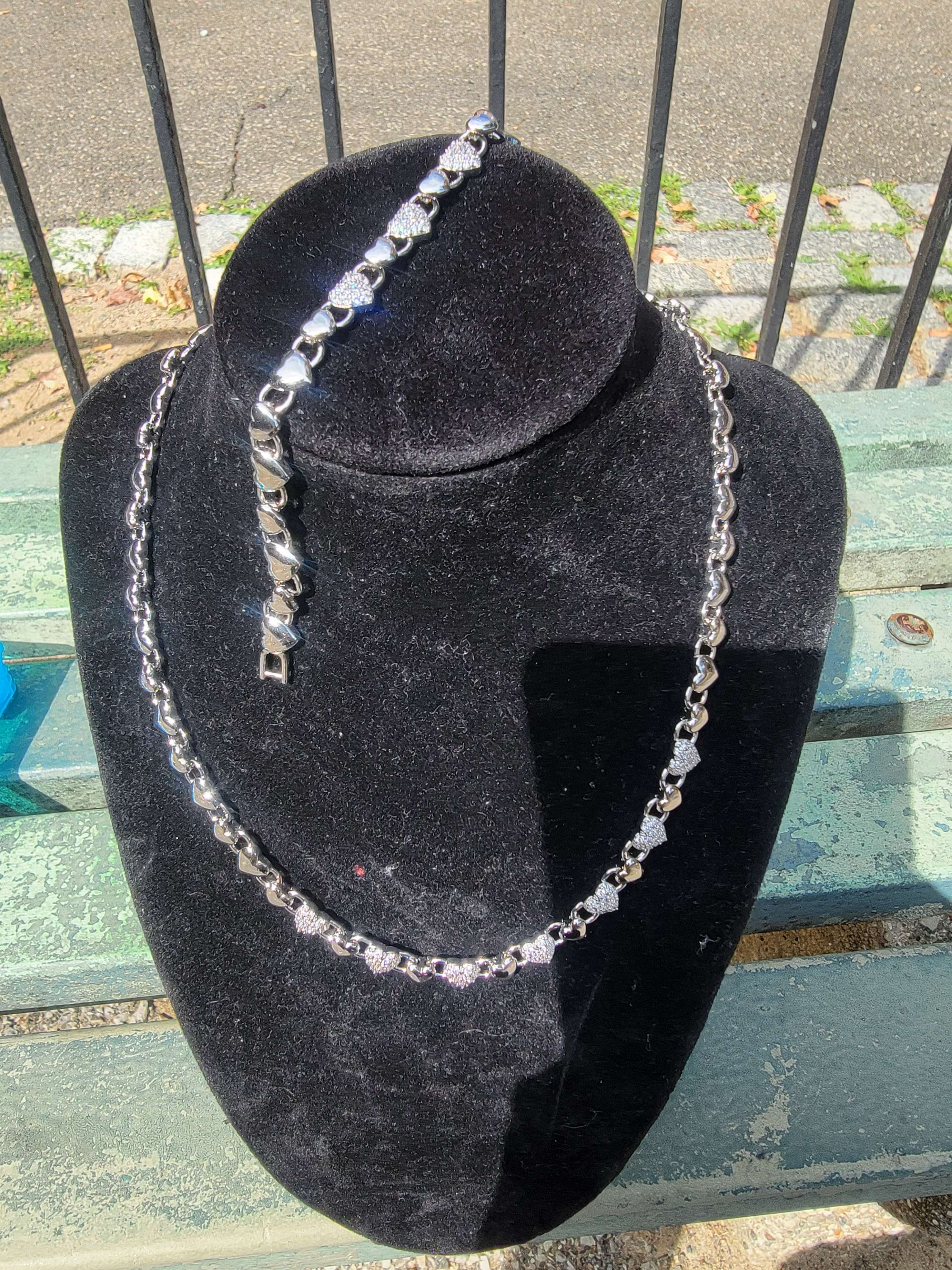 Hearts all around Silver  image 1