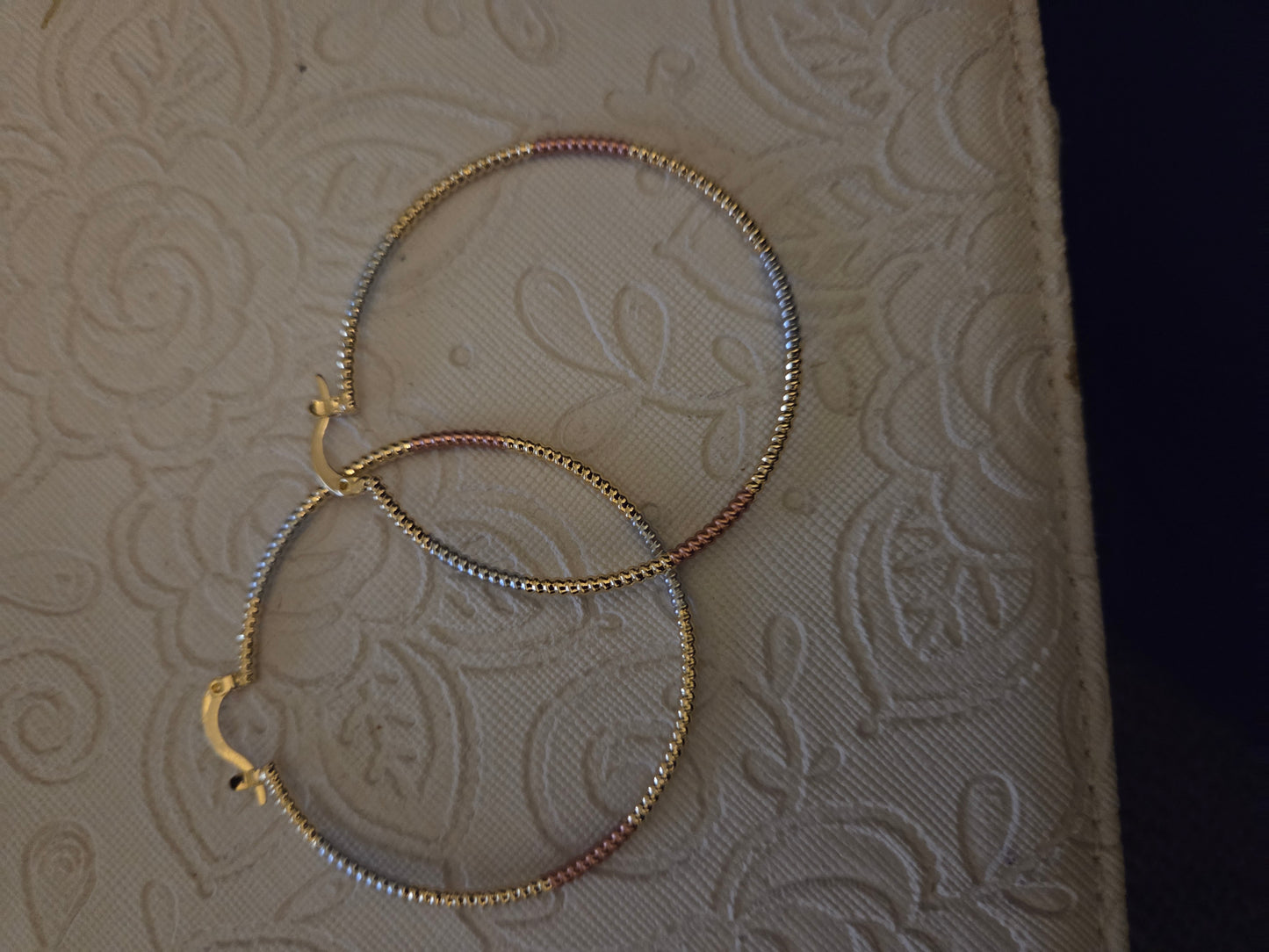 Medium thin tri color hoops