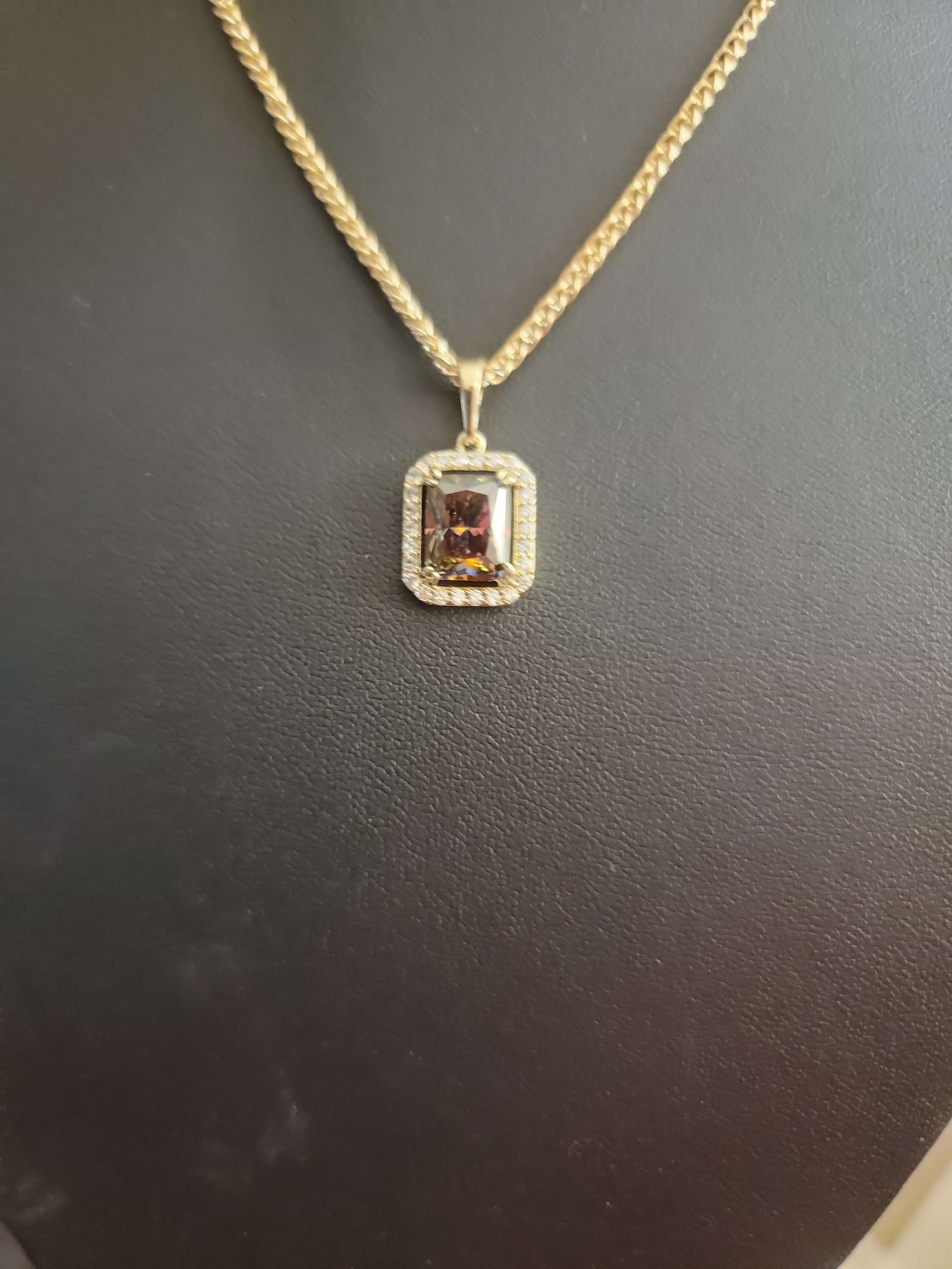 Mysterious jewel necklace  image 2