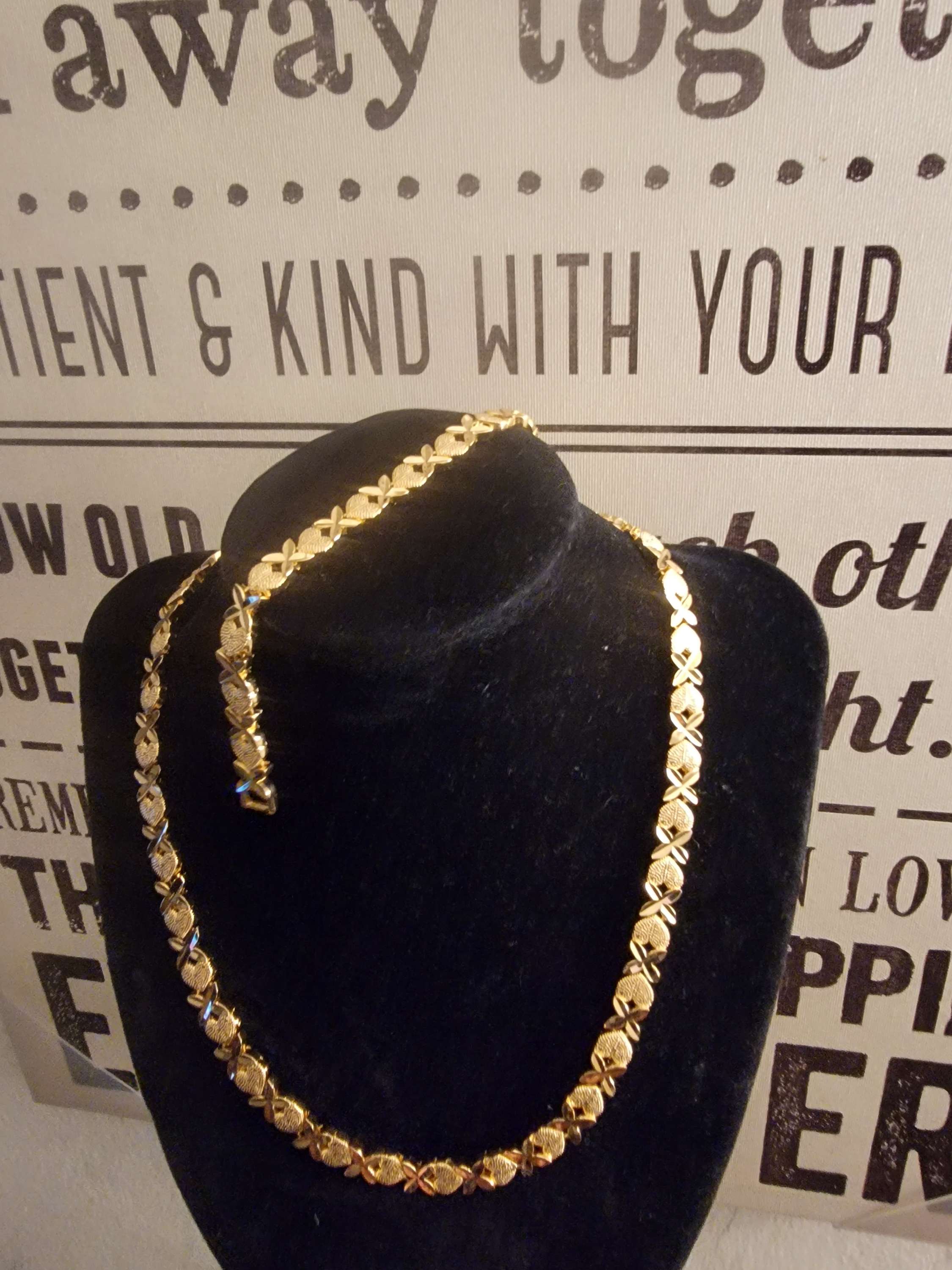 Gold heart set image 0